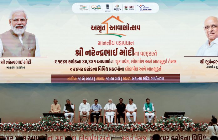 Prime Minister Modi launched projects worth Rs.4,400 crore in Gujarat