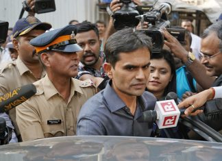 Questioning Sameer Wankhede in Rs 25 crore bribe case from Shah Rukh Khan
