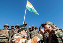 વડાપ્રધાન મોદીએ સરહદ પર સૈનિકો સાથે દિવાળીની ઉજવણી કરી