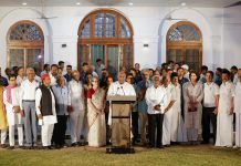 વિપક્ષ હાલમાં સરકાર રચવાનો દાવો નહીં નહીં કરેઃ ખડગે