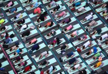 વિશ્વભરમાં 10મા આંતરરાષ્ટ્રીય યોગ દિવસની ઉજવણી