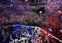 શિકાગોમાં ડેમોક્રેટિક કન્વેન્શનમાં ‘ઓમ શાંતિ’ના જાપ સાથે ત્રીજા દિવસની કાર્યવાહીનો પ્રારંભ