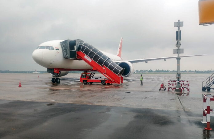 Air India flight operating from San Francisco to Mumbai suspects technical glitch