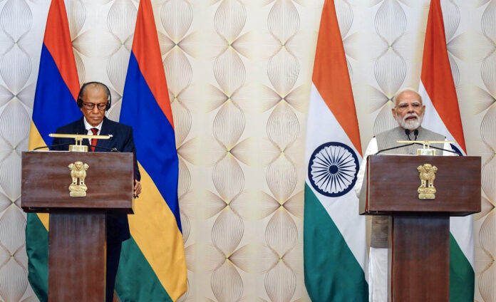 PM Narendra Modi and Mauritius Prime Minister Navin Ramgoolam hold delegation level talks in Varanasi