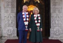 કિંગ ચાર્લ્સ અને રાણી કેમિલાએ નીસડન મંદિરની ૩૦મી વર્ષગાંઠે મુલાકાત લીધી