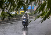 ગુજરાતમાં કમોસમી વરસાદથી ૧૦ લાખ હેક્ટર જમીનમાં પાકને નુકસાન