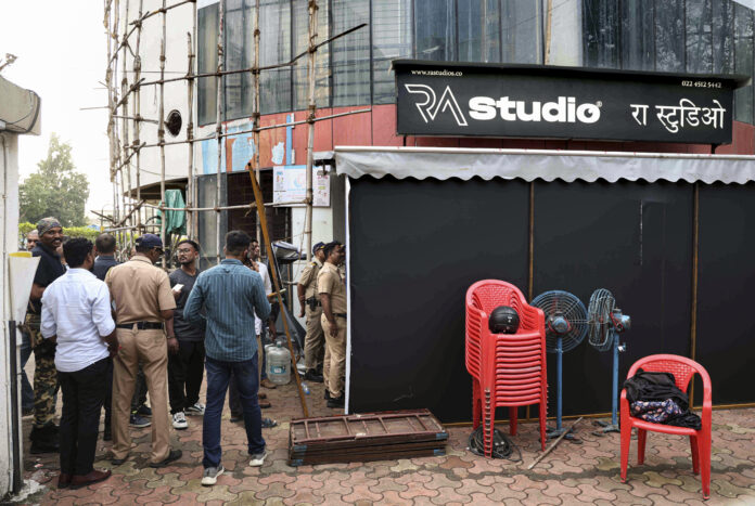 મુંબઈમાં 17 બાળકોને બંધક બનાવાયા, પોલીસ કાર્યવાહીમાં અપહરણકર્તાનું મોત કાર્યવાહી