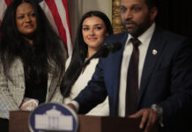 પોડકાસ્ટર સામે FBI વડા કાશ પટેલની ગર્લફ્રેન્ડનો $5 મિલિયનનો દાવો