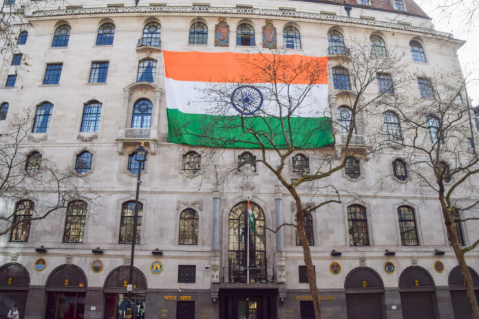 મહારાષ્ટ્ર સરકાર લંડનમાં ઇન્ડિયા હાઉસ ખરીદીને મેમોરિયલ બનાવશે મહારાષ્ટ્ર