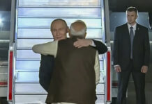 પુતિન બે દિવસની ભારત મુલાકાતે, પ્રોટોકોલ તોડી એરપોર્ટ પર મોદીએ સ્વાગત કર્યું