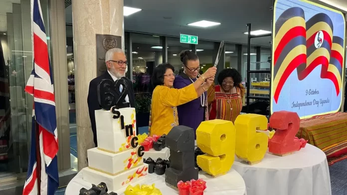 nimisha-madhvani-second-from-left-jaffer-kapasi-left-and-baroness-scotland-second-from-right-celebrate-in-london-last-w