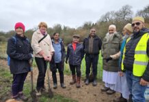 બ્રેડફર્ડ હિન્દુ કાઉન્સિલ અને તામિલ્સ ઓફ નોર્થ ઇસ્ટ દ્વારા બિંગલી બોગ ખાતે વૃક્ષારોપણ કરાયું