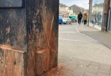 કિંગ્સબરી અને વેમ્બલીમાં પાન-મસાલા થૂંકવા બદલ બે વ્યક્તિને £2,782નો દંડ ફટકારવામાં આવ્યો